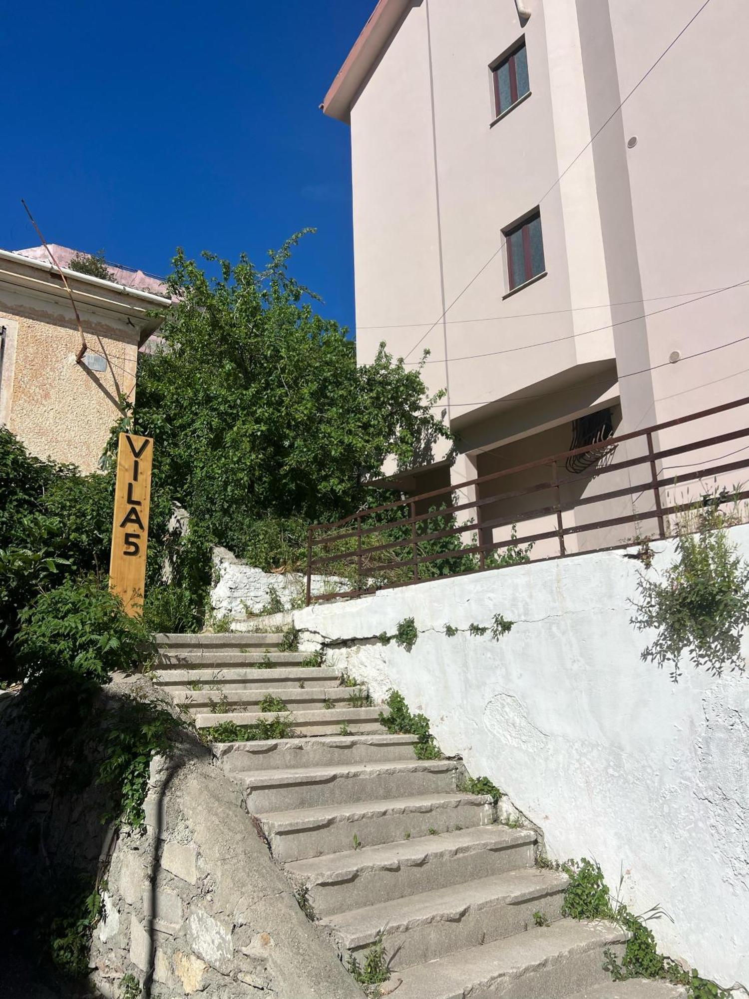Nyaraló 5